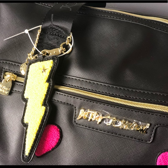 ❤️⚡️Betsy Johnson Heart Weekender Duffle Bag - Picture 4 of 8